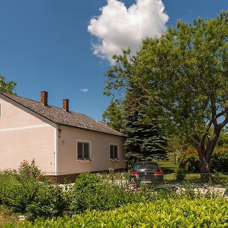 Orgona Apartman- és Nyaralóház Balatongyörök Extérieur photo
