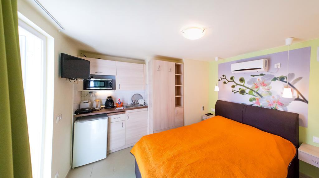 Orgona Apartman- és Nyaralóház Balatongyörök Chambre photo